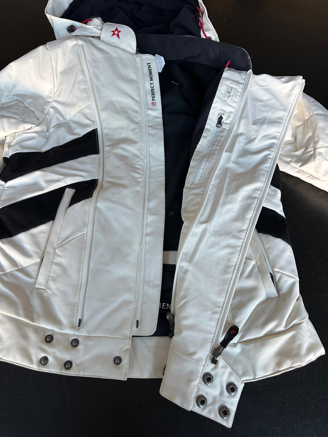 WOMEN'S PERFECT MOMENT JACKET SMALL