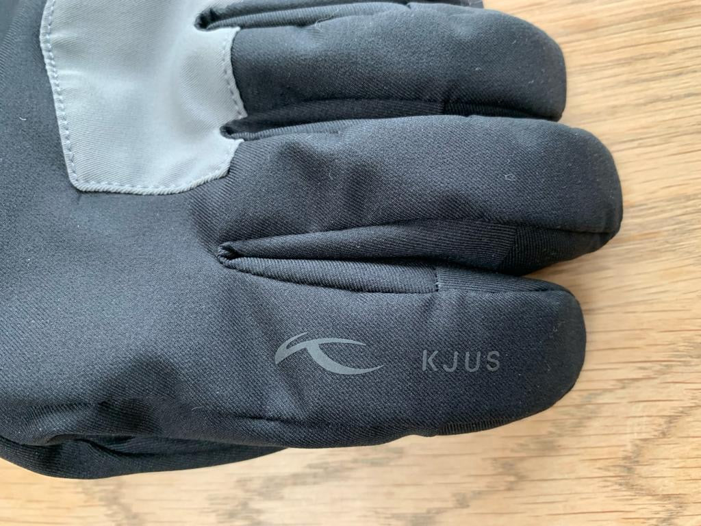 KID'S KJUS GLOVES 6yrs